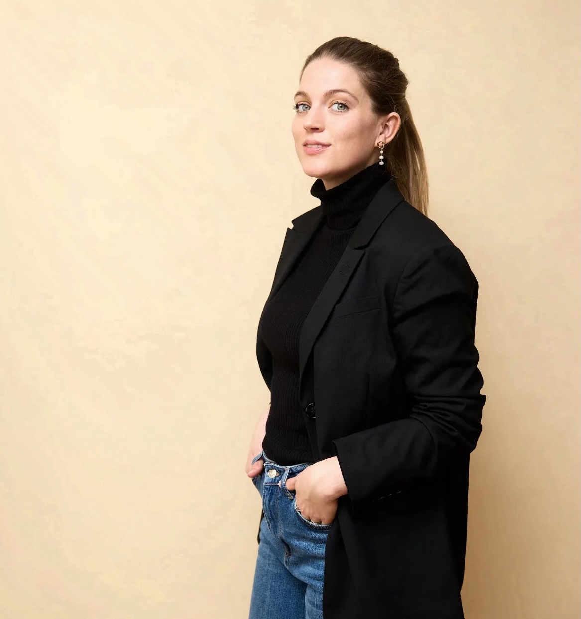 Why do women still choose “female professions”?